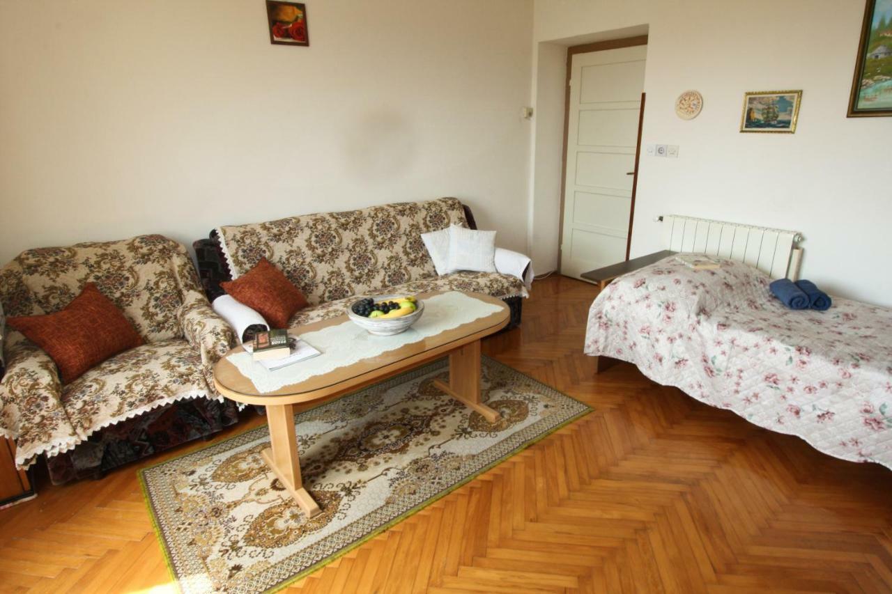 Apartment Persich Pula Exterior foto